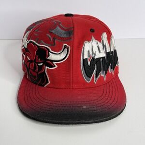 Chicago Snapback Hat Graffiti Bull Graphic Cap Red Black Gradient